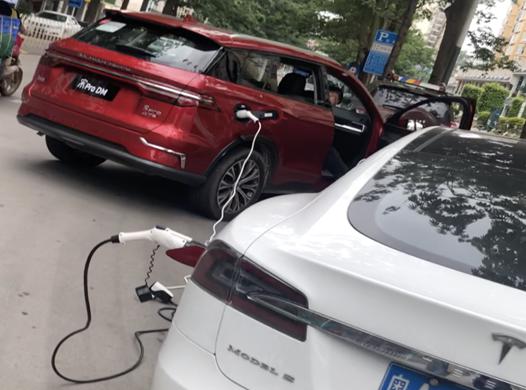 比亚迪用智能科技伸出援手