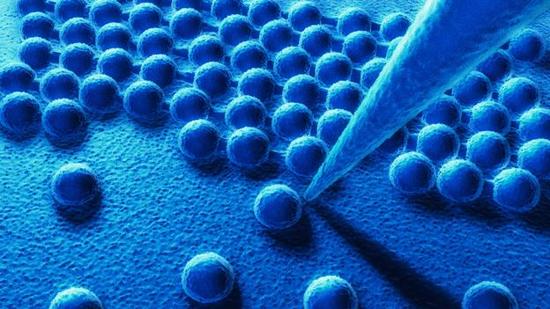 科学家首次捕获单个原子