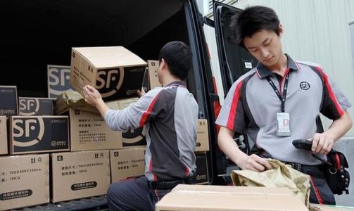 全国多地正在采取措施，让快递员进入小区