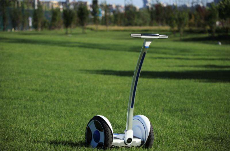 别把电动平衡车当玩具