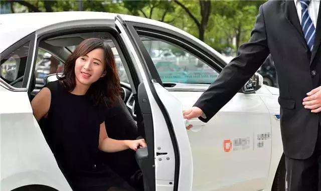 上海开放网约车 自动驾驶预约服务