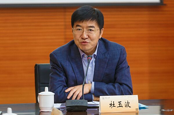 治理未成年人沉迷网游需要硬招辣招