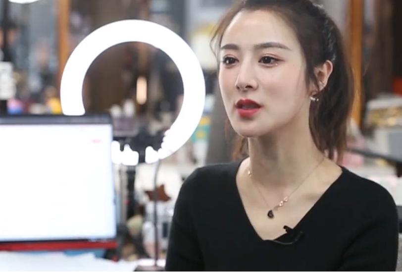 上市公司请网红直播带货:带的是营收还是股价?