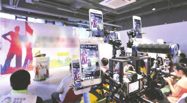 直播带货有了行业规范 向“人气造假”“虚假交易”等乱象说“不”