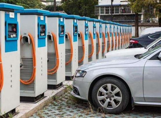 同光晶体：自主创新助力新基建