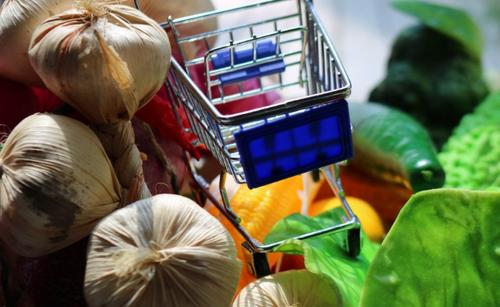 生鲜电商“竞赛升级”：到家、团购、电商谁主沉浮?