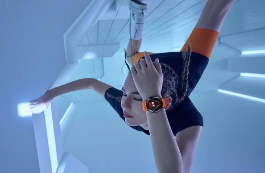 红魔手表正式登场：无感佩戴 首创足球运动模式