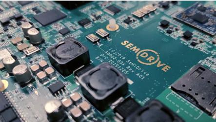 汽车“缺芯潮”下 产业链“跪产能”困局如何解？