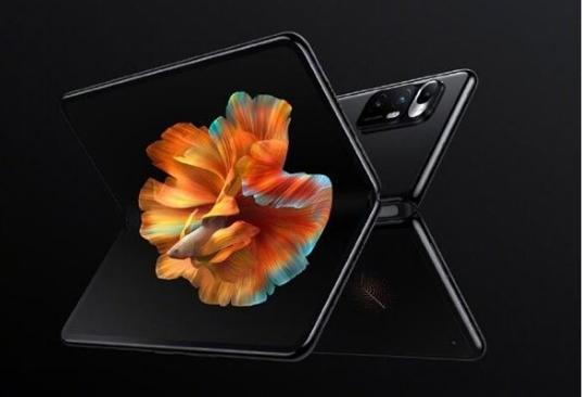 2022 年底预计可折叠智能手机发货量将超过 1800 万台