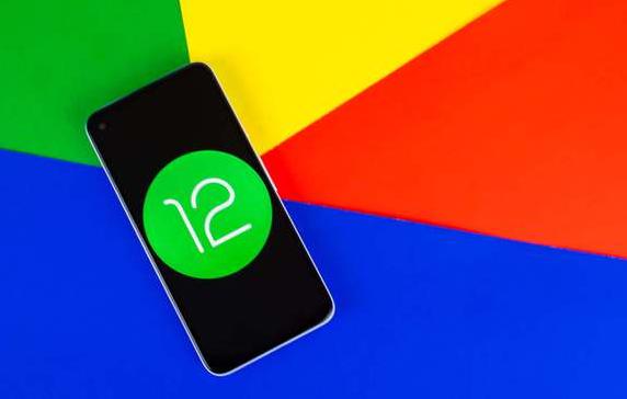 夜晚玩手机利器：Android 12新增“额外暗淡”功能