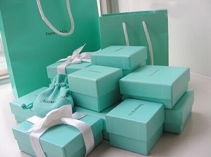 “蒂芙尼蓝”飞天茅台上市！单价飚至5500元