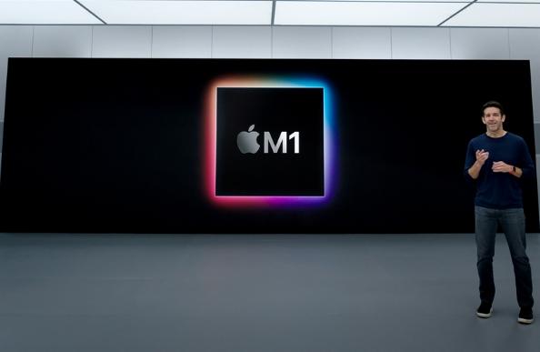 高端手机市场拉锯战升级：苹果“下探” 国货上攻