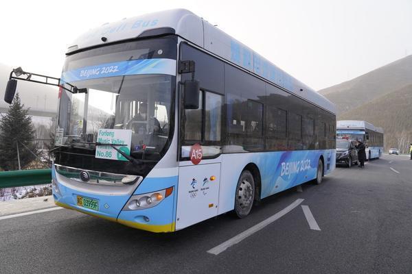 冬奥大巴车的“尾气”排水清澈纯净