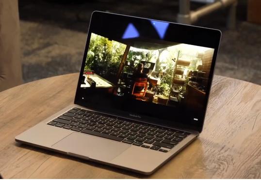 新款MacBook Pro外媒评测汇总：性能增强、但全新MacBook Air是首选