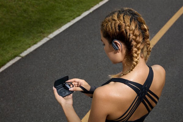 1MORE万魔耳机与伟仕佳杰达成战略合作，打造高质量AI+声乐生态圈