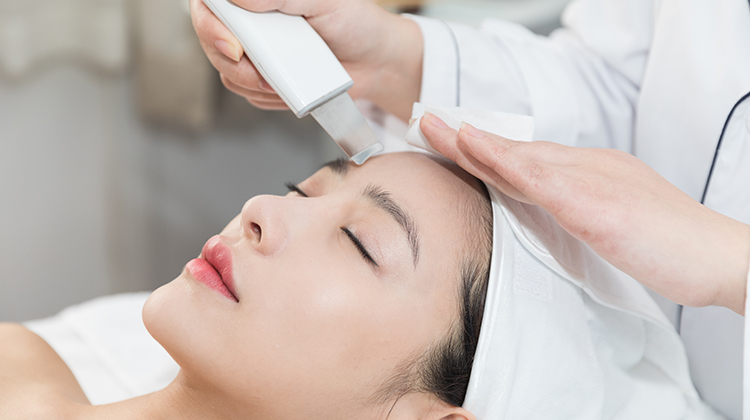 价格跳水引热议 家用美容仪市场迎来新变局