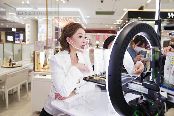 地铁站内外公共空间直播：要流量也要守底线