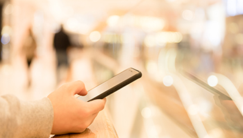 智能手机市场景气度提升 手机厂商将直面组件涨价