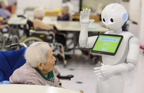 智能科技成康养产业“新风口”，机器人能替代护理员吗