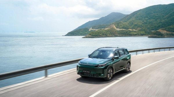 蓝电E5 PLUS：以高性价比与创新技术重塑新能源家庭SUV新标杆