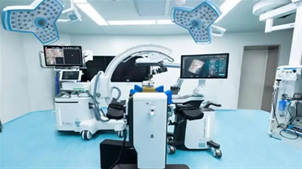 骨科机器人手术“精准到毫米”