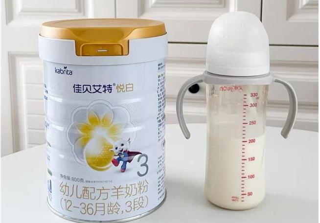 新生儿奶粉怎么选？从踩坑到省心，我的真实选奶经验