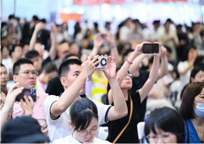 破局同质竞争,智链全球商机:2025 GGE跨境出海博览会打造一站式出海枢纽 破局同质竞争,智链全球商机:2025 GGE跨境出海博览会打造一站式出海枢纽