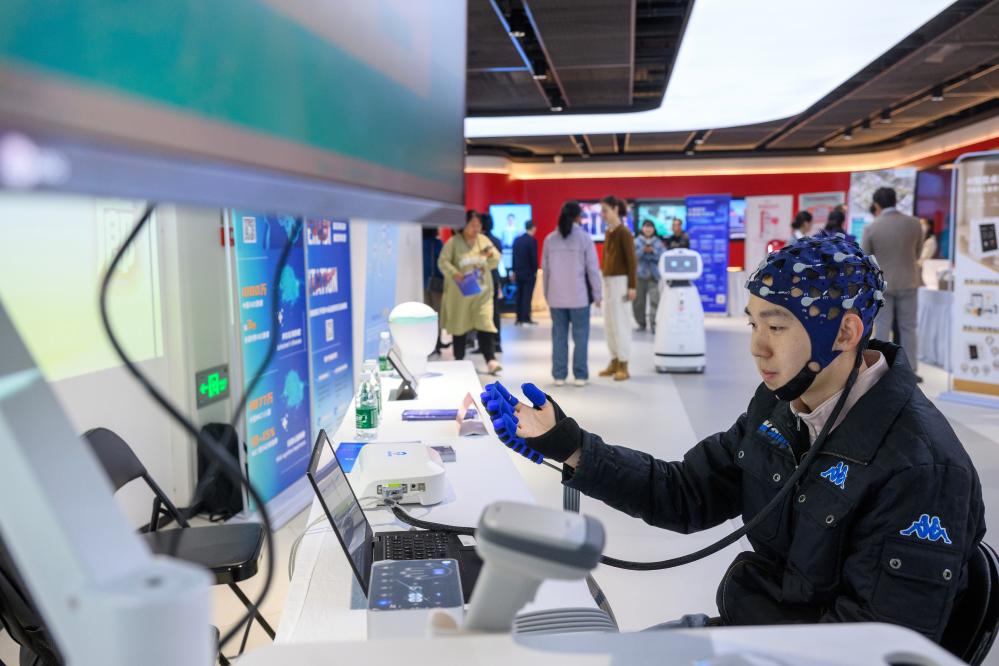 资金和政策协同发力 脑机接口技术落地与商业化提速并进