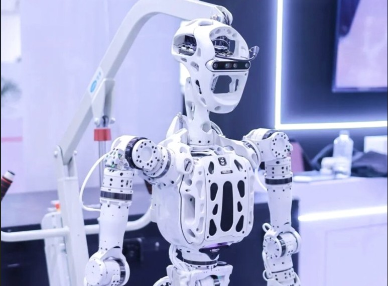 中国人形机器人频频“破圈”具身智能迈入应用时代