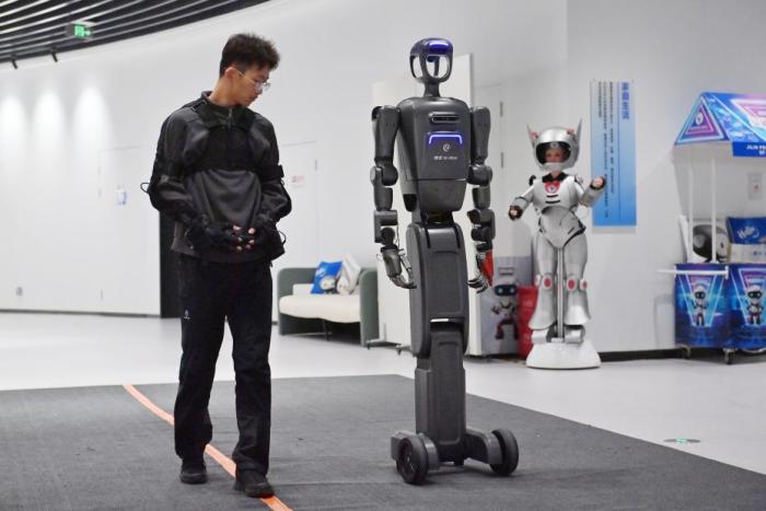 白皮书称中国机器人与大模型将深度融合