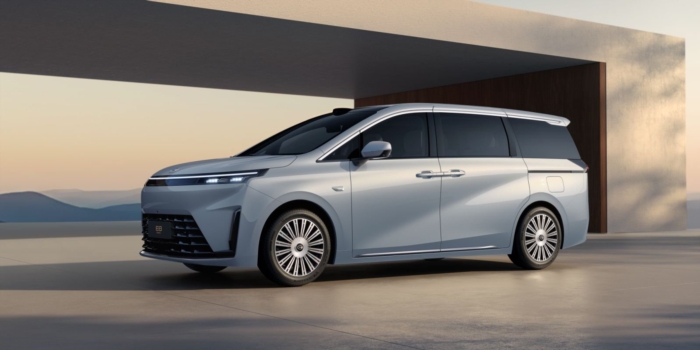 全新一代传祺向往E8 PHEV亮相车展