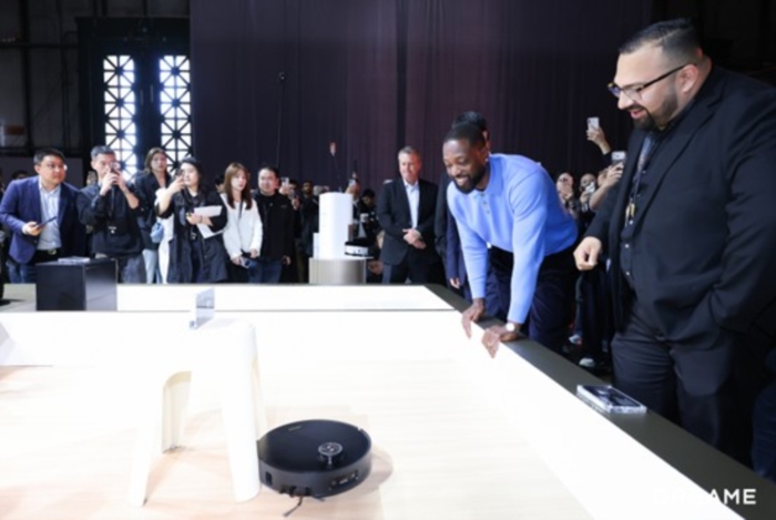 “闪电侠”韦德见证硅谷传奇，全球高端扫地机市场进入追觅时代！