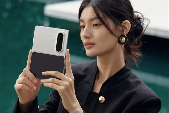 华为Pura X Max销量突破百万大关：iPhone Duo发布后华为销量大涨