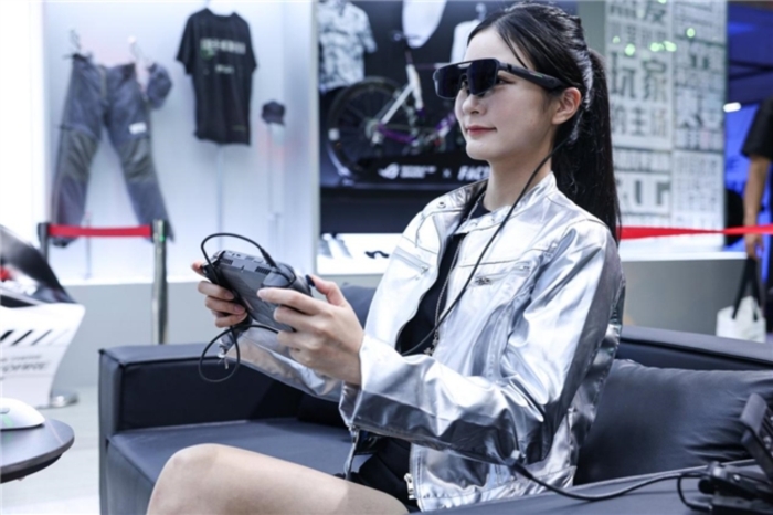 ROG DAY 2026燃爆电竞圈，旗舰显示器矩阵定义“玩出骄傲”新体验