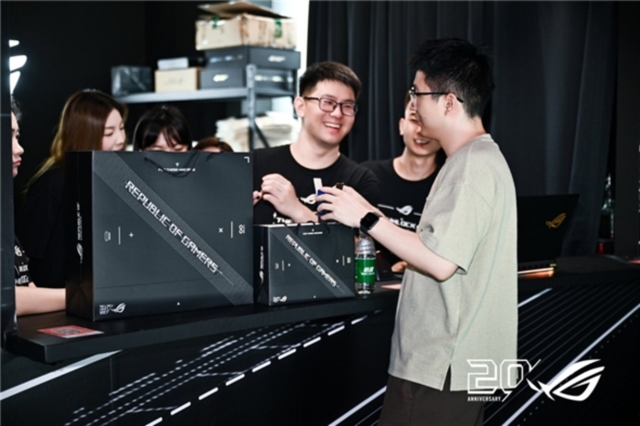 信仰集结！ROG20周年信仰殿堂正式开启