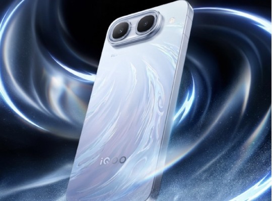iQOO Neo11至尊版屏幕拉满！国产顶级2K直屏 全球首发F2发光材料